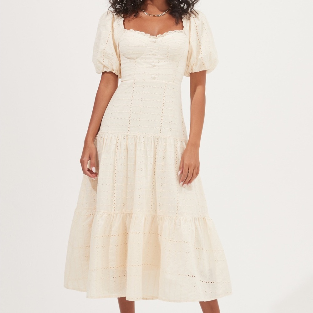 NWT ASTR The Label Baldwin Cream Midi Dress, Smocked with Puff Sleeves